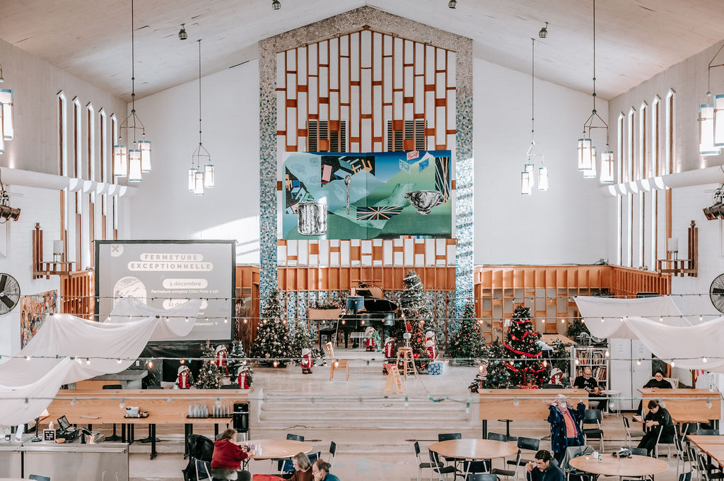salle à manger décorée pour Noël du Chic Resto Pop