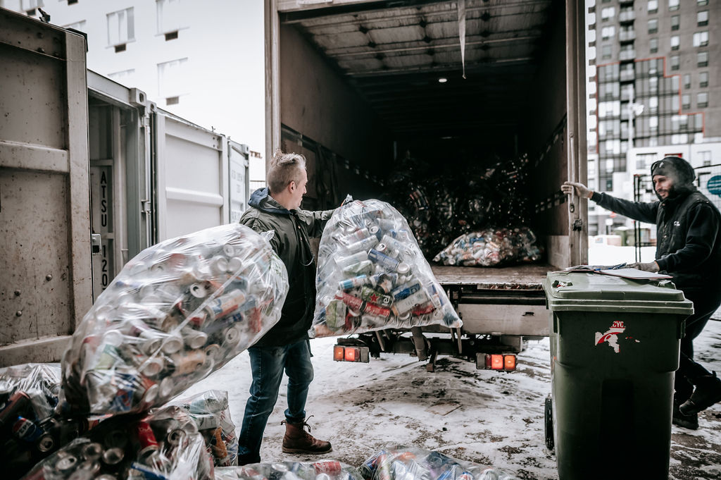 Chargement d'un camion, Les Valoristes