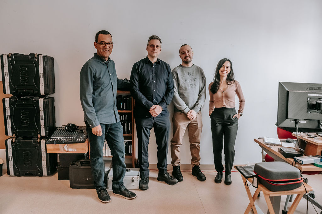 Des membres de l'équipe de CODE3 .